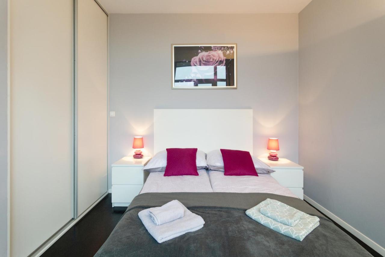 Secret Charm Fully Equipped Apt With Balcony คราคูฟ ภายนอก รูปภาพ