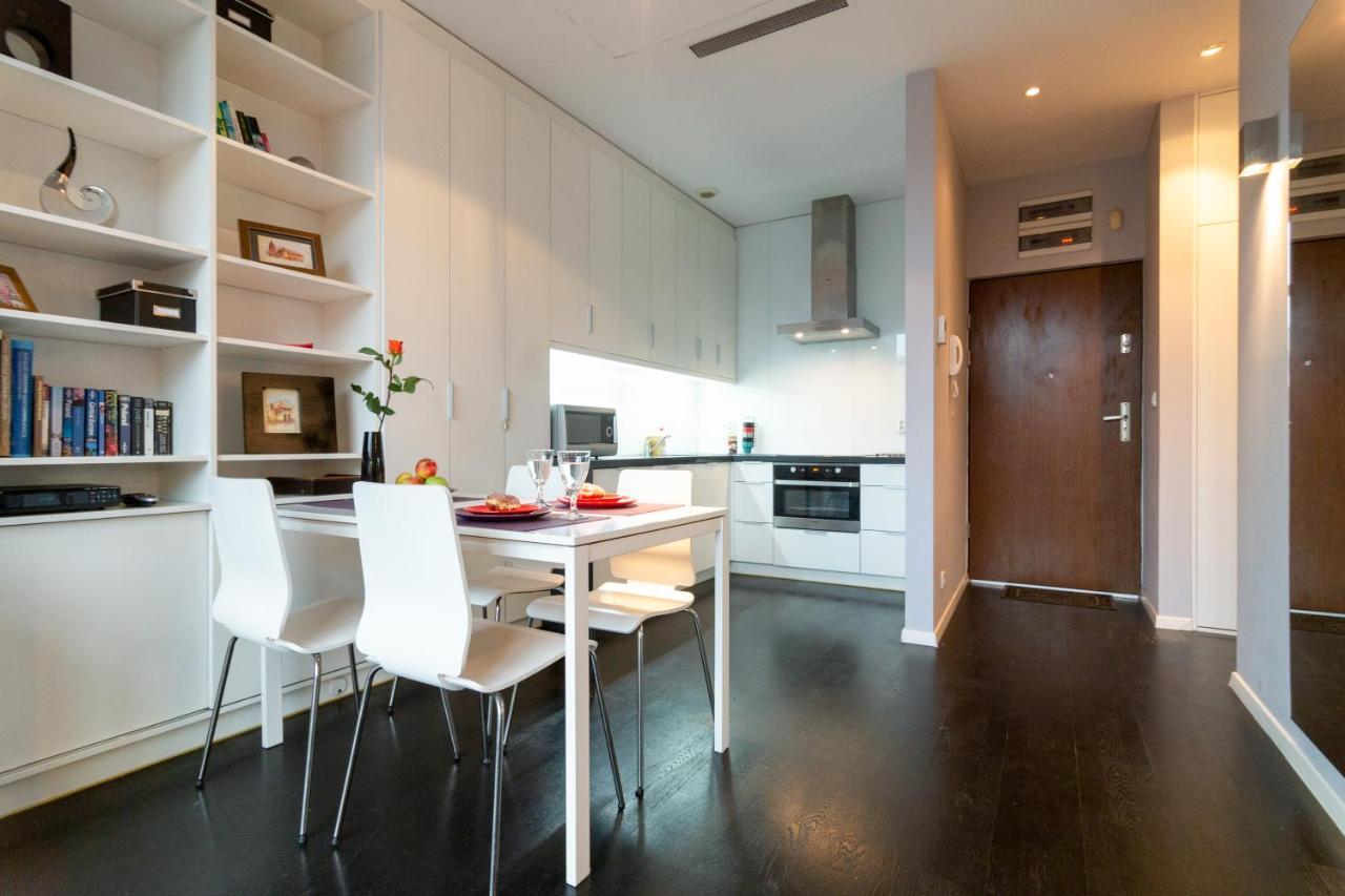 Secret Charm Fully Equipped Apt With Balcony คราคูฟ ภายนอก รูปภาพ
