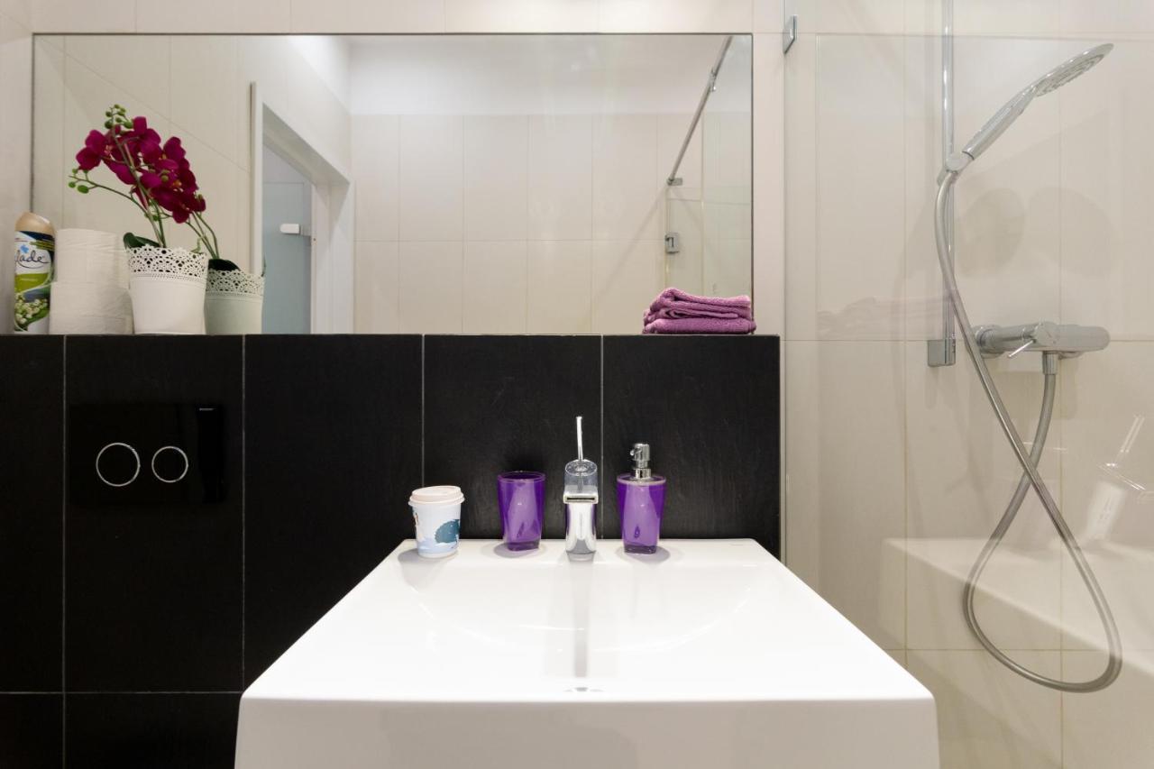 Secret Charm Fully Equipped Apt With Balcony คราคูฟ ภายนอก รูปภาพ
