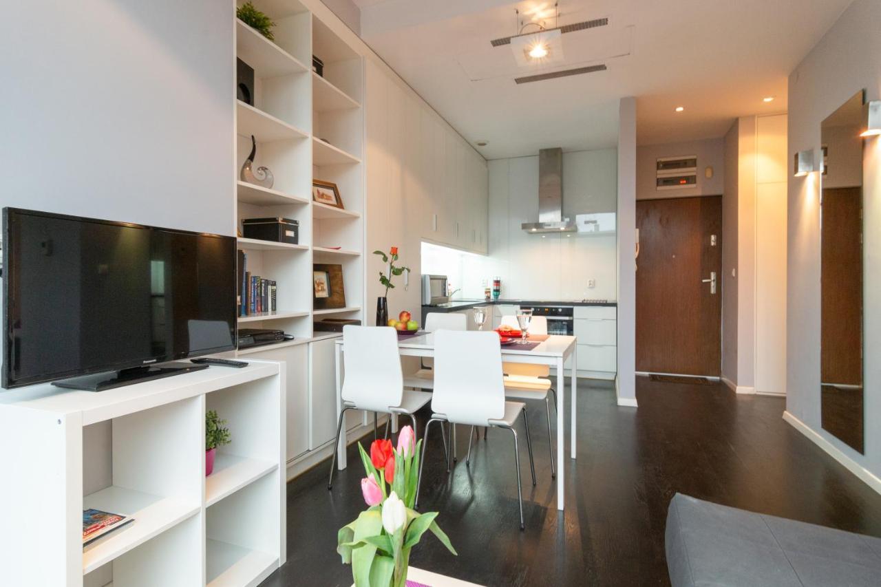 Secret Charm Fully Equipped Apt With Balcony คราคูฟ ภายนอก รูปภาพ