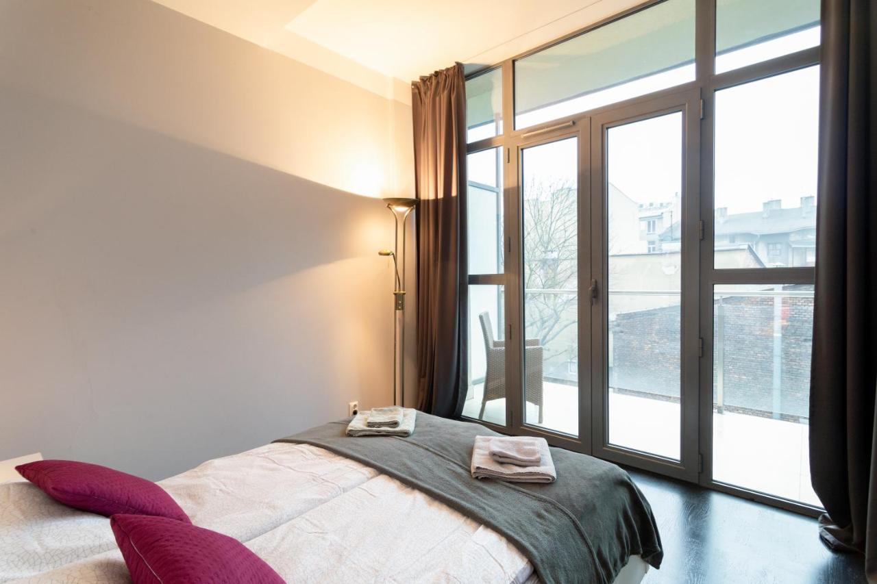 Secret Charm Fully Equipped Apt With Balcony คราคูฟ ภายนอก รูปภาพ